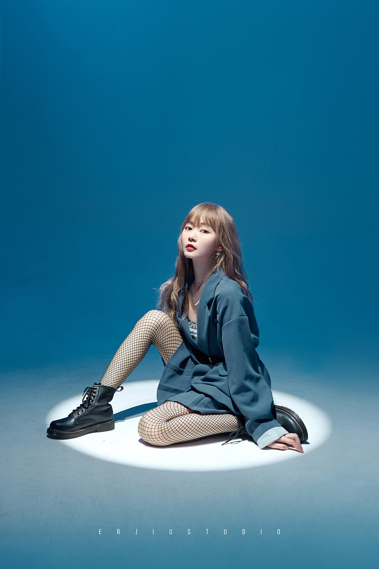 蓝色大海售卖彩虹（图ZMjUxNzYwNjI4） - 人像摄影 - 站酷设计师摄影师萧月园原创素材 - 站酷ZCOOL