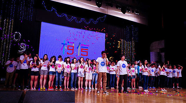 DKY-2013届-毕业晚会（图ZMTEyNTI0OTI=） - 品牌 - 站酷设计师VikaLaVida原创素材 - 站酷ZCOOL