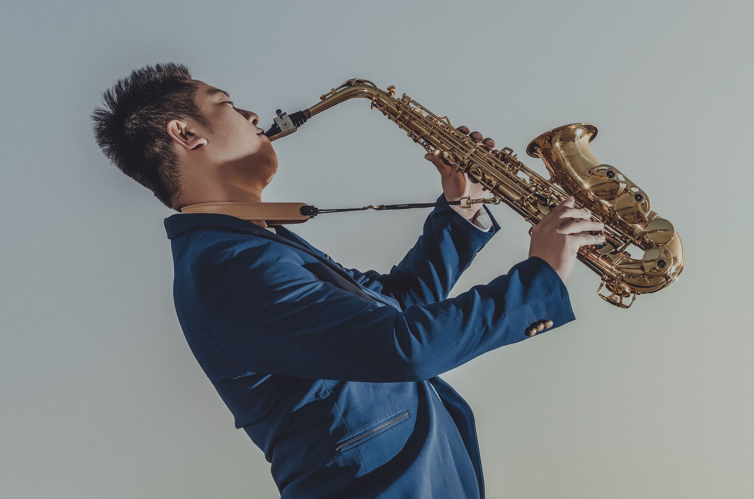 给演奏萨克斯的@大表哥拍摄的一组片子