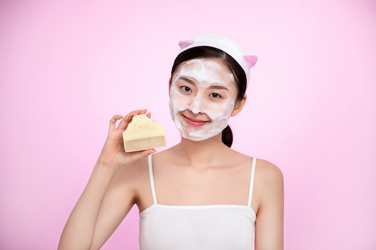 洗脸皂 模特拍摄（图ZMjAzNTA2MDQ0） - 人像摄影 - 站酷设计师电商视觉服务商原创素材 - 站酷ZCOOL