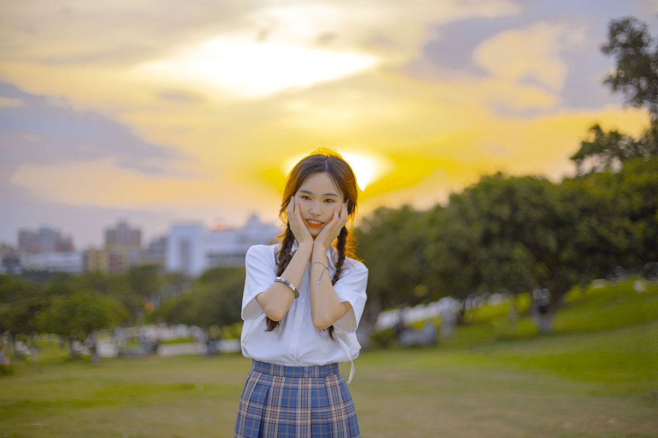 光明文化艺术中心深圳春天 户外草坪小清新写真标签人像写真小清新