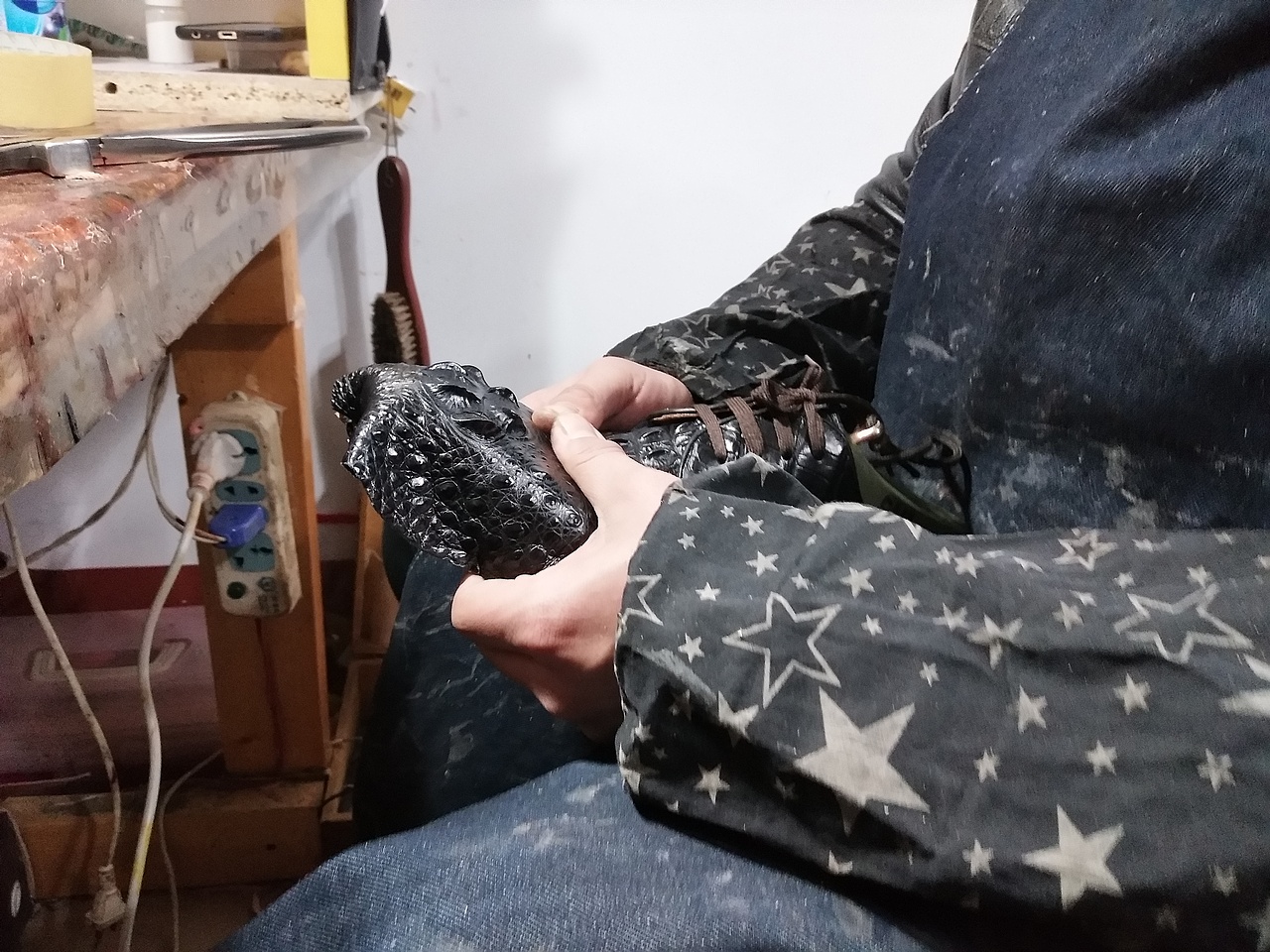 固特异手工鞋鳄鱼皮鞋（图ZMTAzNTEzMzU2） - 工艺品设计 - 站酷设计师手工鞋培训原创素材 - 站酷ZCOOL