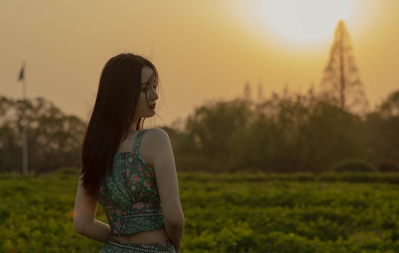 情不知所起,一往情深。