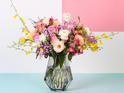 花加 x 同道大叔联名星座鲜花礼盒拍摄-摩羯座♑️（个人主页-ZNTczNTI2NDQ=） - 产品摄影 - 站酷设计师_Dipper原创素材 - 站酷ZCOOL