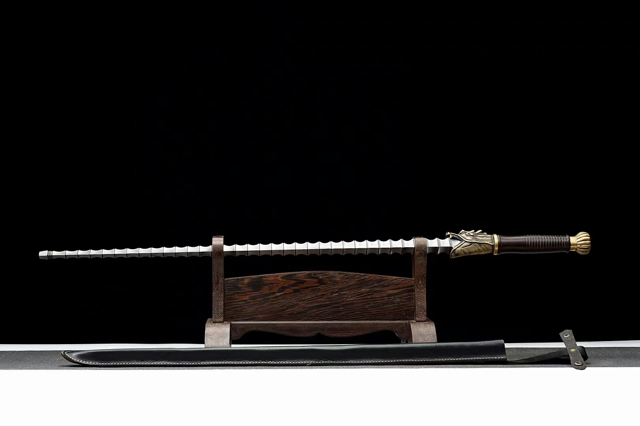 尉迟恭铜装龙吞钢鞭塔鞭全长93厘米刃长70厘米