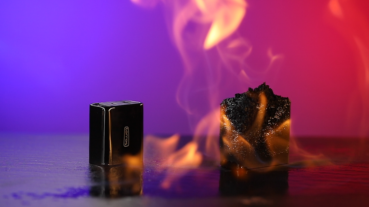 PD充电头（图ZMjAyNDI0NzY0） - 产品摄影 - 站酷设计师摄影师城原创素材 - 站酷ZCOOL