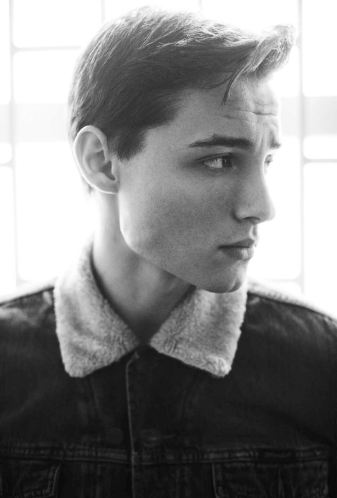 休闲、商务、潮牌服装🉑