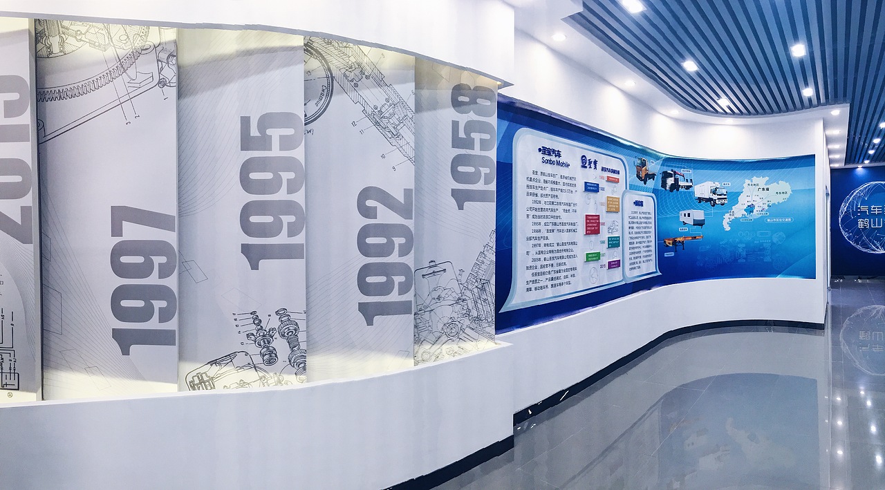 2016年开始接触展厅布局排版 独立完成两个大型展厅的设计广州/设计