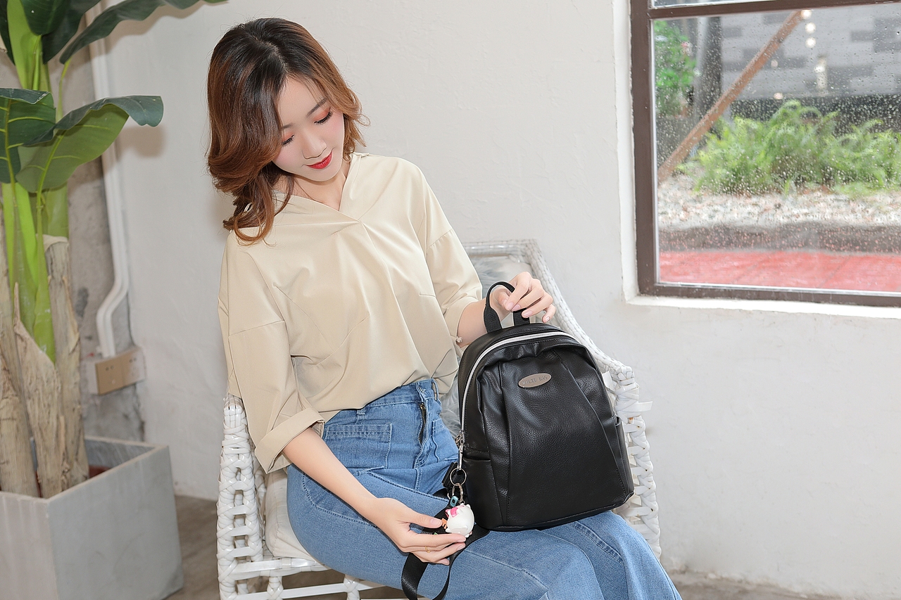 淘宝女包摄影 双肩背包拍摄 模特摆拍摄影 网拍图片