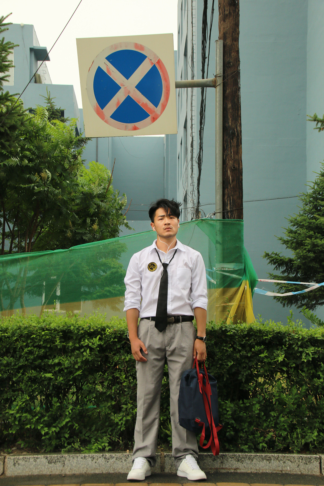 男孩拍毕业照（图ZMTYxMjk1MTMy） - 人像摄影 - 站酷设计师巴巴baba原创素材 - 站酷ZCOOL