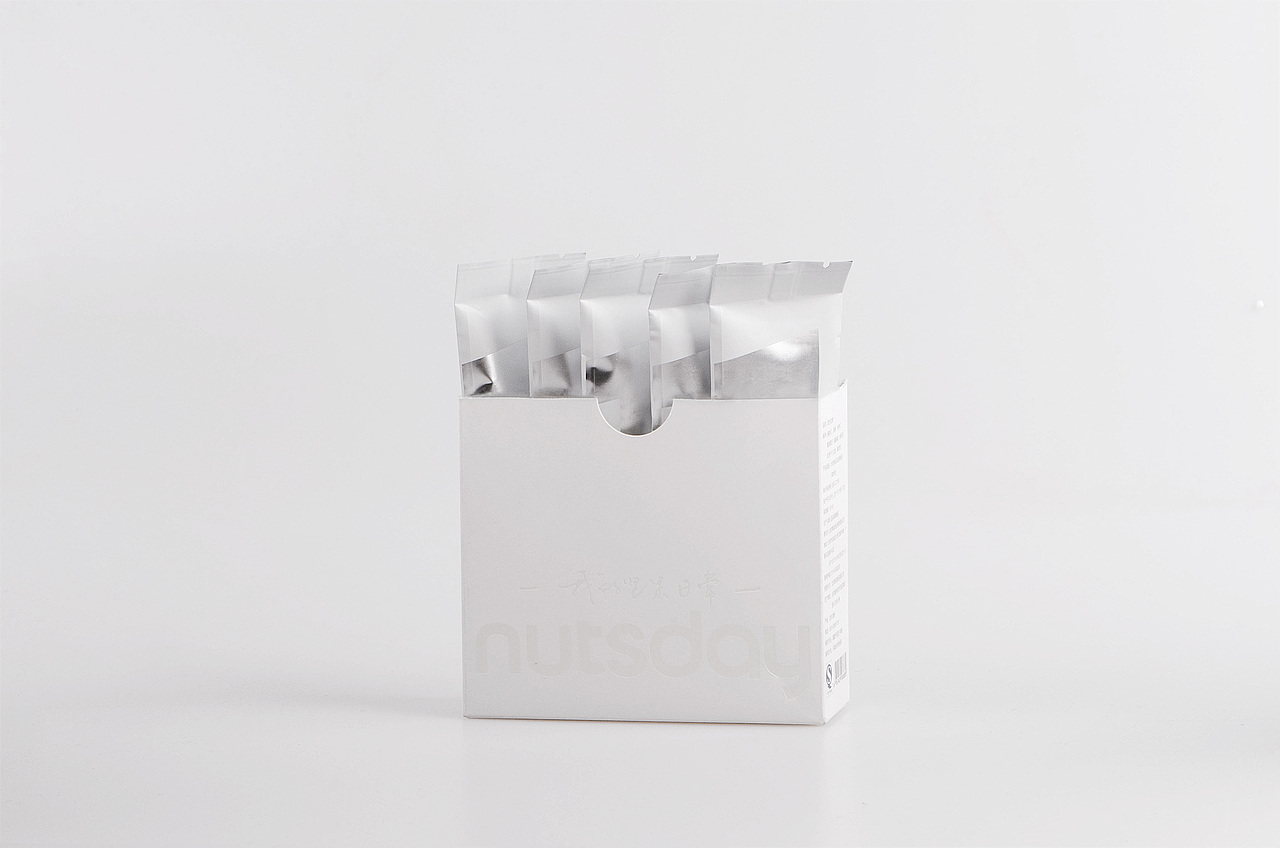 容品牌：nutsday 混合坚果品牌美学建设全案（图ZOTgxNzg3NzY=） - 品牌 - 站酷设计师容品牌原创素材 - 站酷ZCOOL