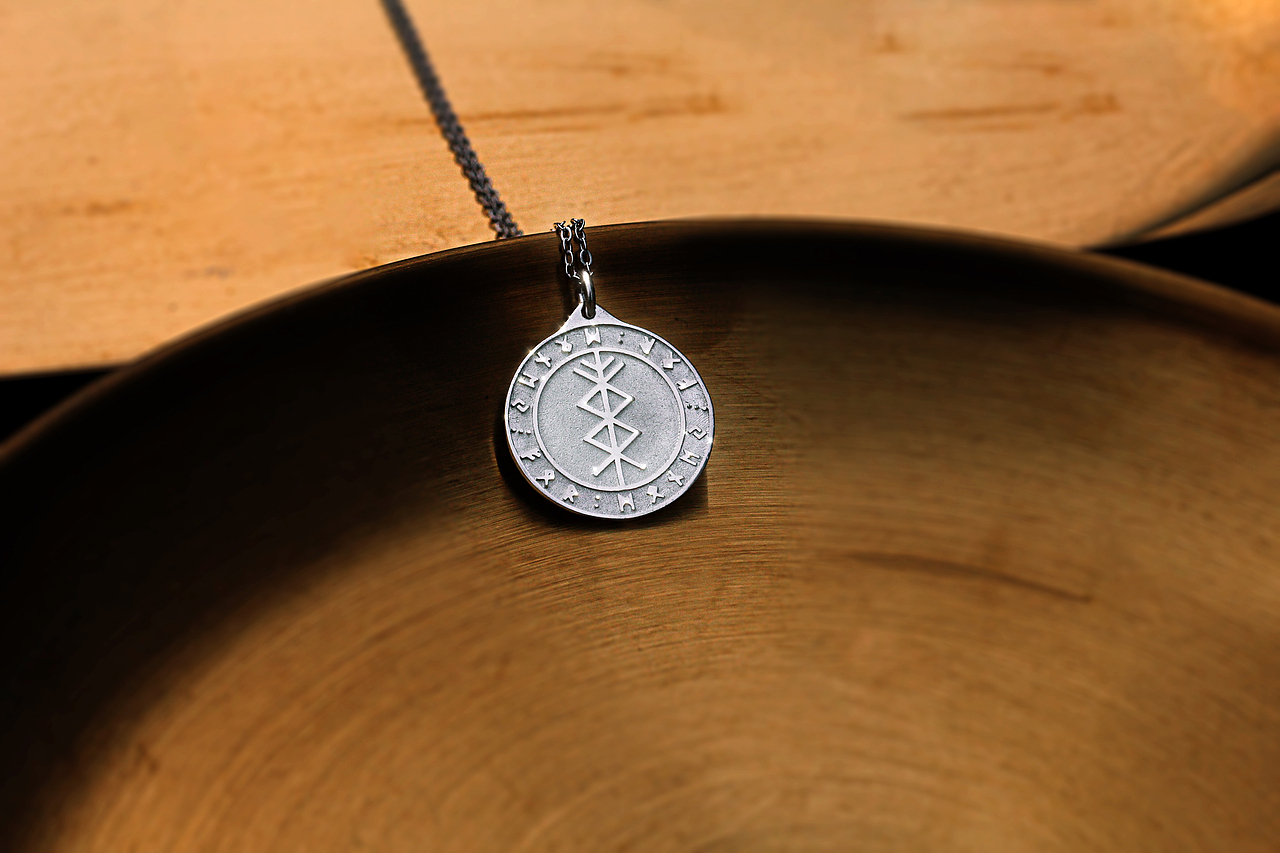 项链摄影（图ZMjU0MjI2MzI4） - 产品摄影 - 站酷设计师Serein恩原创素材 - 站酷ZCOOL