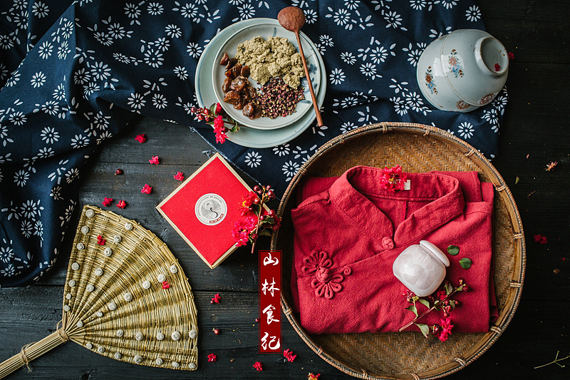 窗前明月光，孤影照寒窗。 乡音悠旷宇，低头思故乡。（图ZOTI1ODcyNzY=） - 产品摄影 - 站酷设计师山林纪原创素材 - 站酷ZCOOL