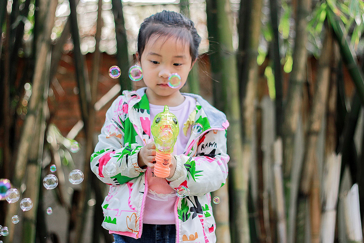 小朋友的明媚春日