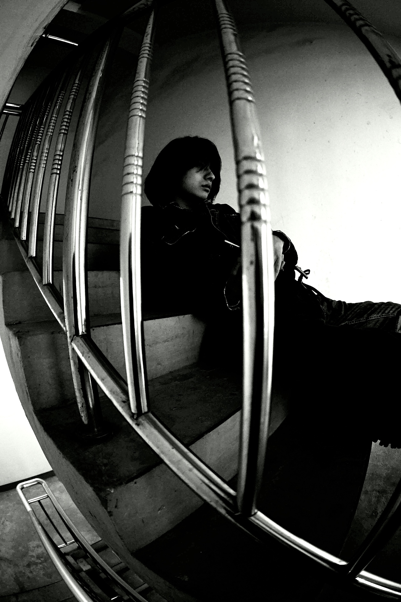 囚笼（图ZMjUzNzI0NTcy） - 人像摄影 - 站酷设计师摄影师ZHANG原创素材 - 站酷ZCOOL