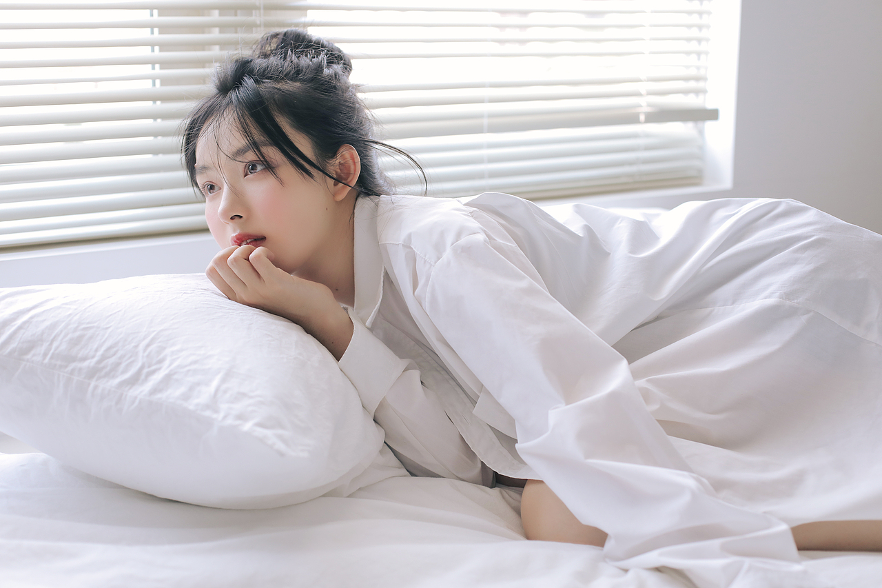 早睡早起，养成白皙牛奶肌🥛（图ZMjY1ODU4Njg4） - 人像摄影 - 站酷设计师宏赟同学原创素材 - 站酷ZCOOL