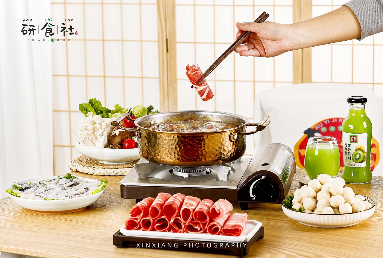 火锅涮肉场景图