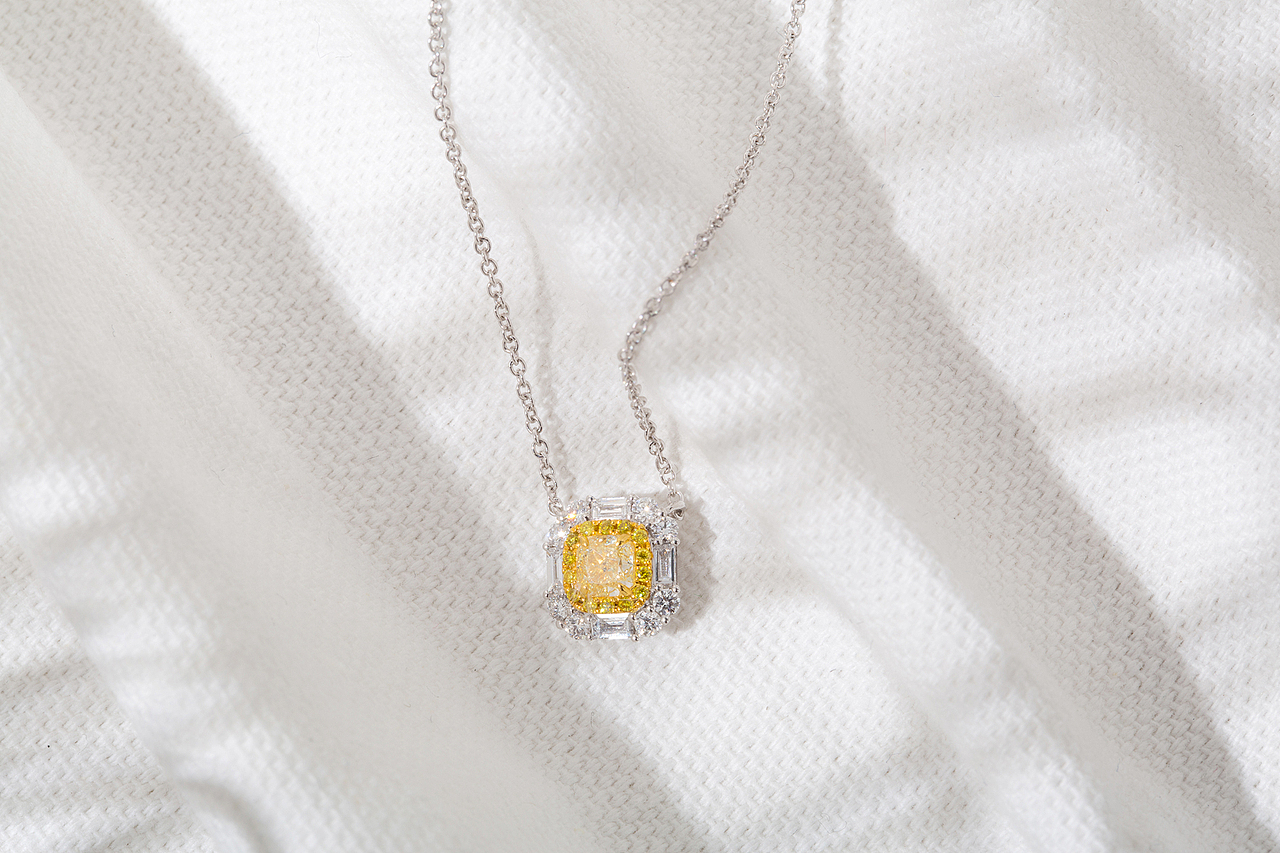 饰品（图ZMTU0MzMyNzM2） - 产品摄影 - 站酷设计师pangyiwen原创素材 - 站酷ZCOOL