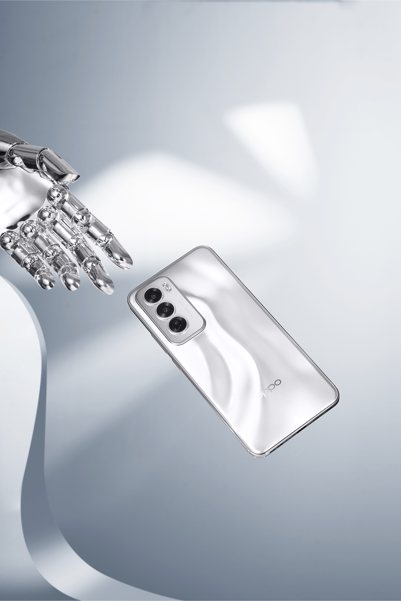 Reno12 千禧银 给你点“银”色瞧瞧