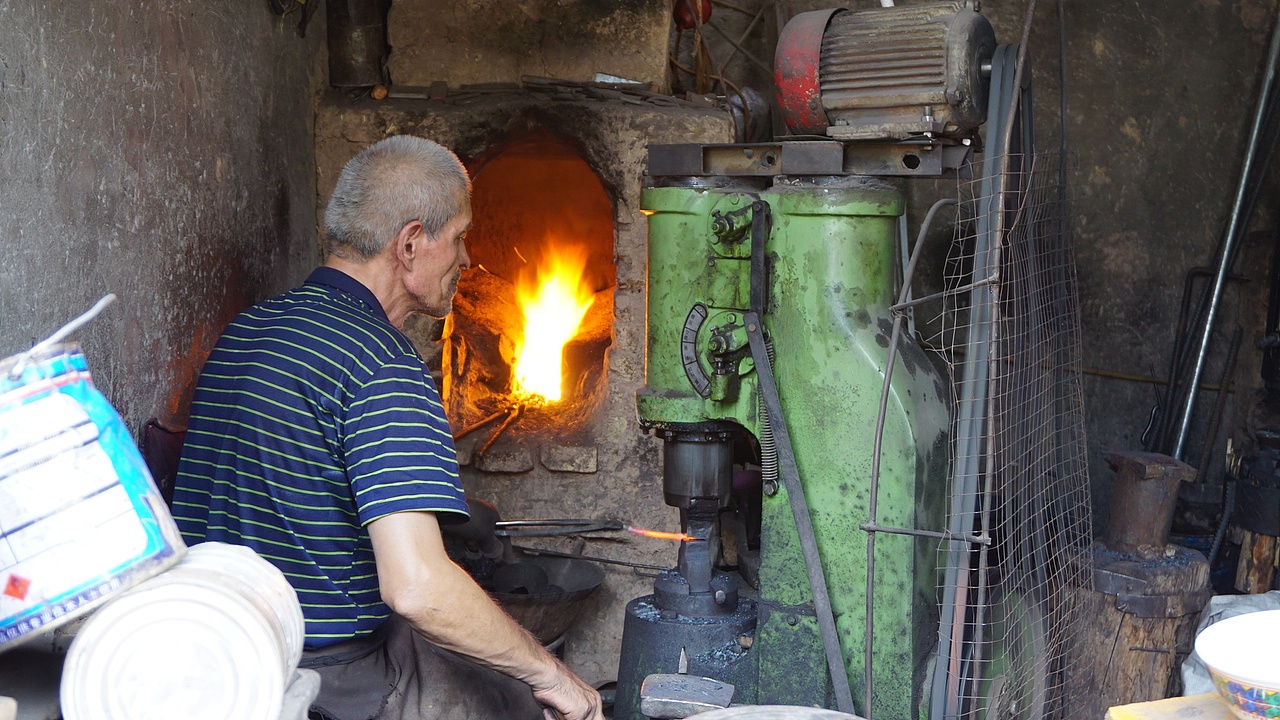 何不到新疆喀什的街头逛一逛,感受那异域风情