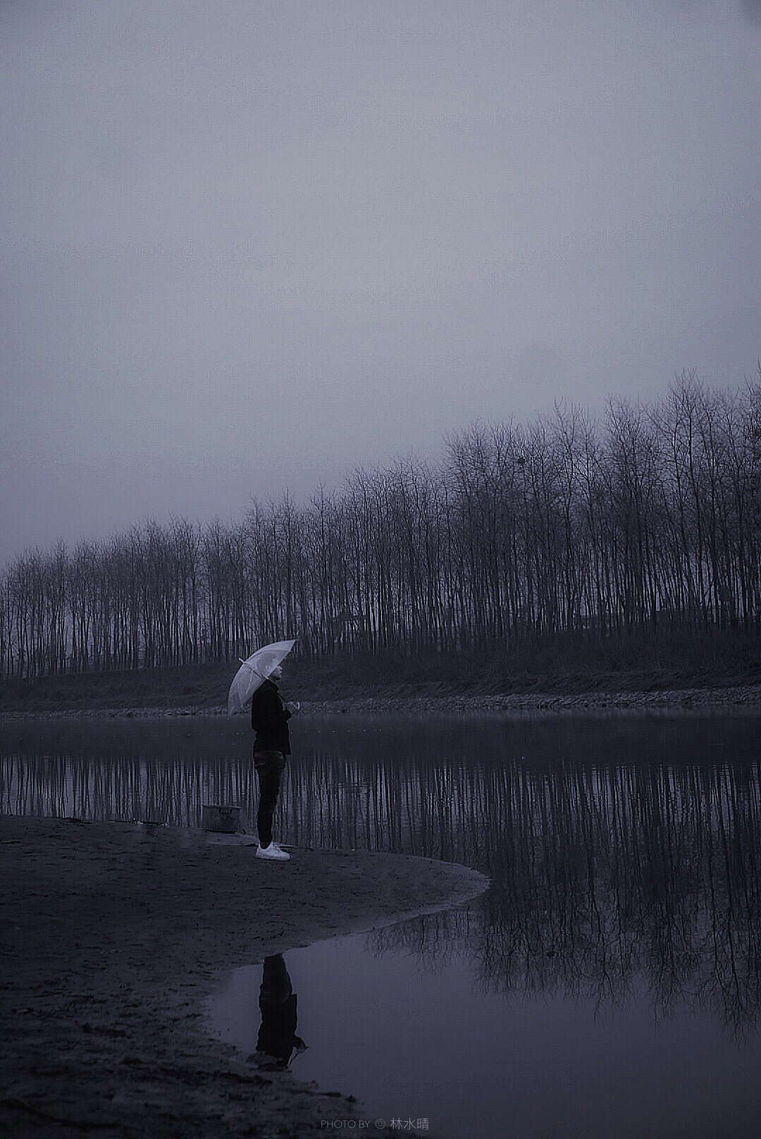 背对城市抽根烟 | 第一次拍男生人像