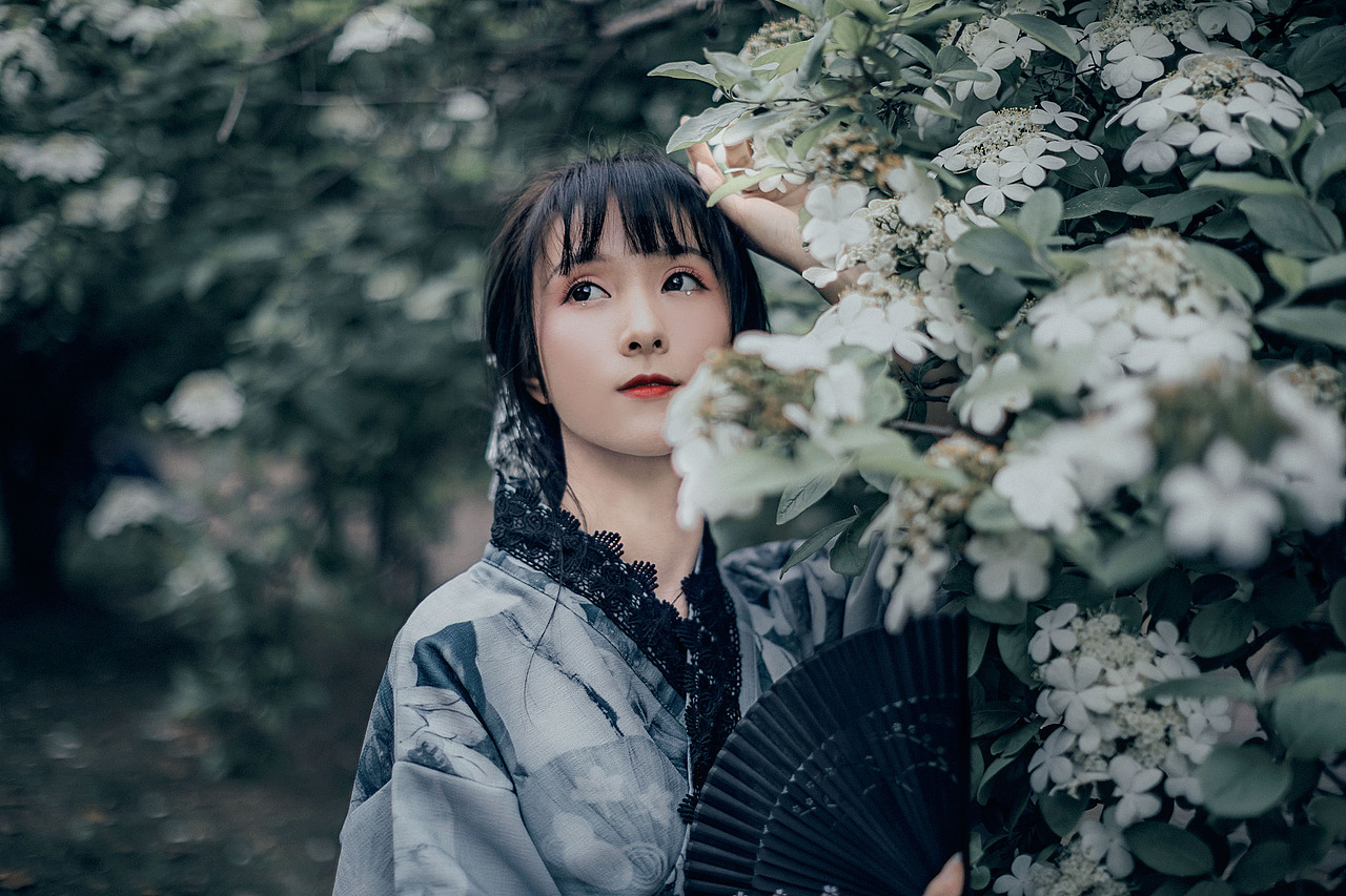 和服 绣球花 （第一次来站酷玩，嘿嘿）（图ZMTEzMDMzMTEy） - 人像摄影 - 站酷设计师李子木LZM原创素材 - 站酷ZCOOL
