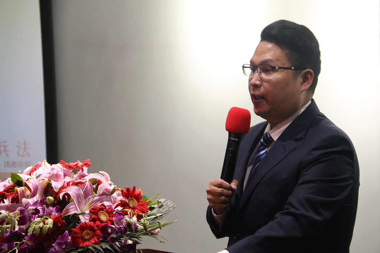 张启明_著名企业家丨雄九控股集团董事长（图ZMTEzNDcyMDI4） - 人像摄影 - 站酷设计师GN雄九集团原创素材 - 站酷ZCOOL