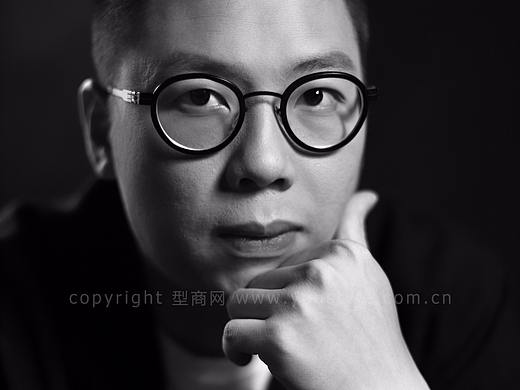 深圳年轻室内设计师的形象照