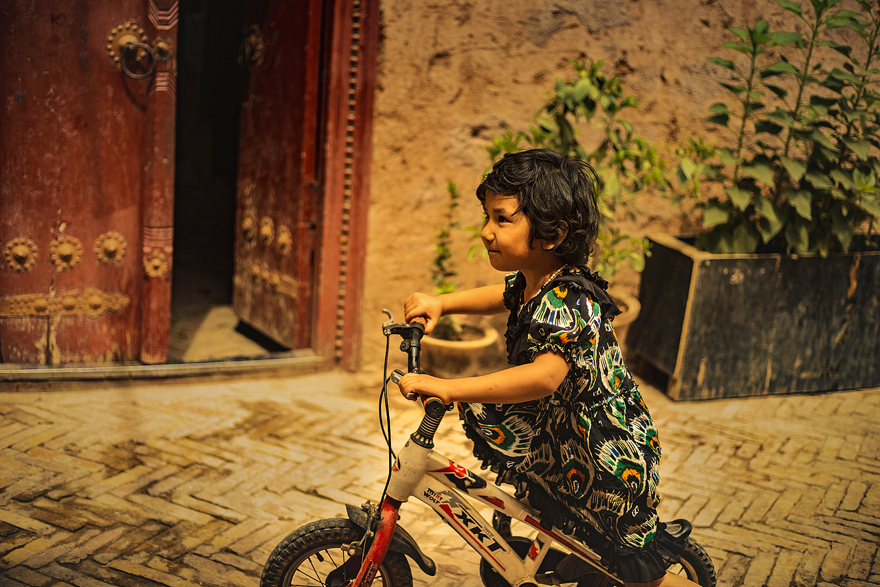 新疆人文一喀什古城里的孩子们