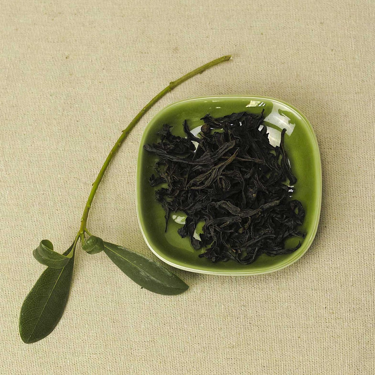 拍了个别茶叶罐和茶叶样品