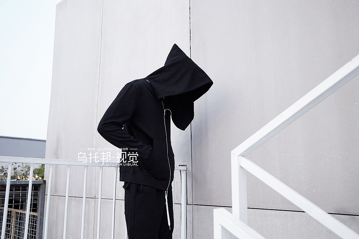 潮牌男装拍摄 黑白调（图ZMTI2ODI3MDI0） - 时尚/艺术摄影 - 站酷设计师乌托邦视觉原创素材 - 站酷ZCOOL