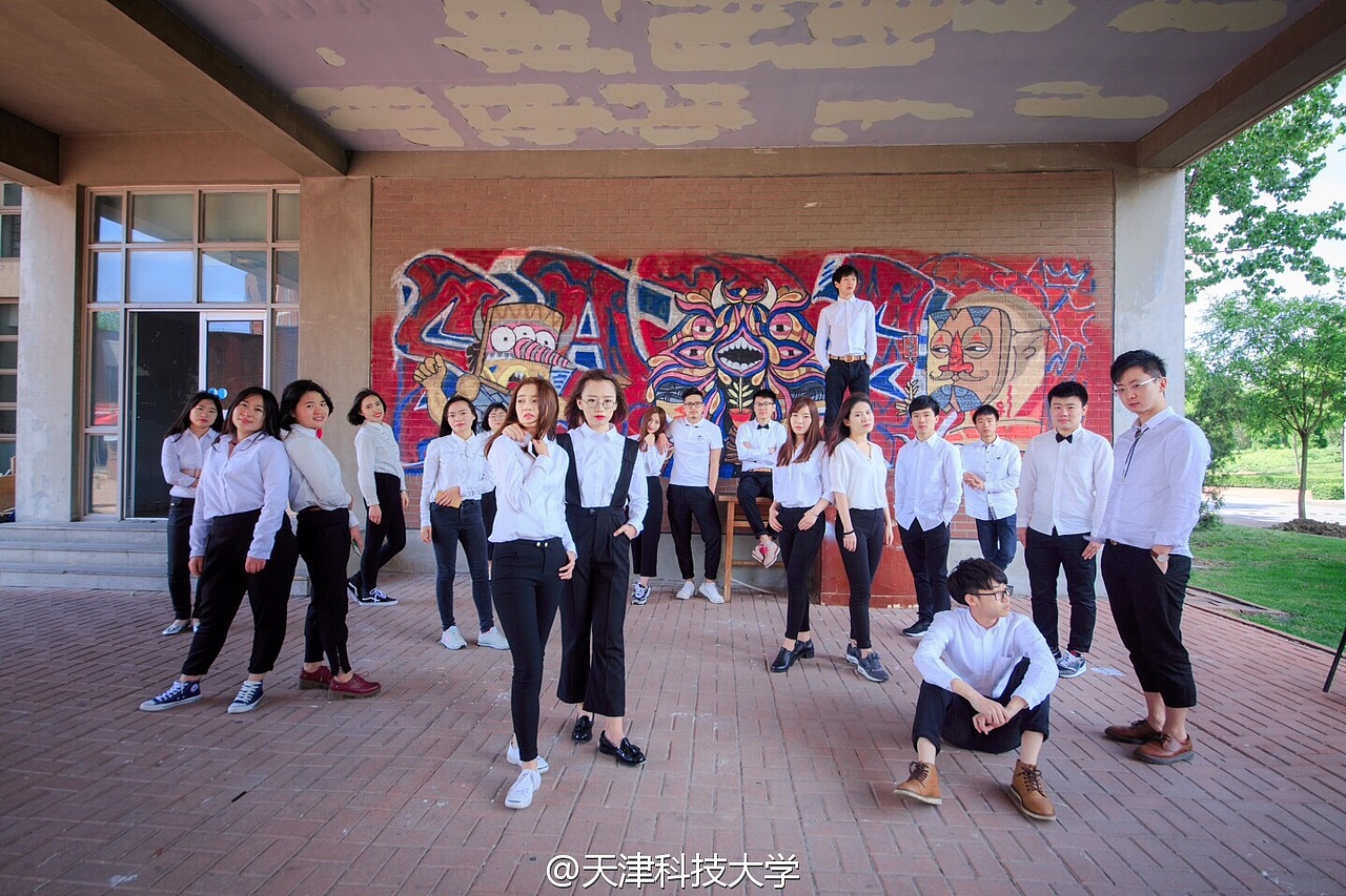 毕业季（图ZNTA3NjU2ODA=） - 人像摄影 - 站酷设计师西北魔女原创素材 - 站酷ZCOOL