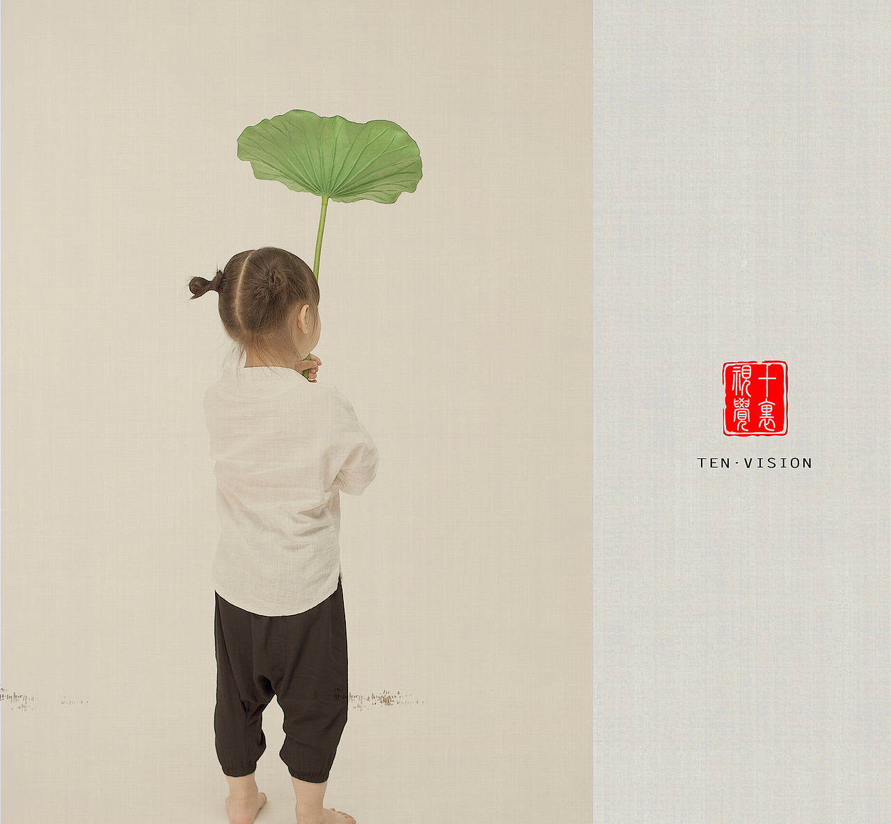她说：哇，我真漂亮！（可爱的小朋友）（图ZODEzNjc0Njg=） - 人像摄影 - 站酷设计师章小导摄师原创素材 - 站酷ZCOOL