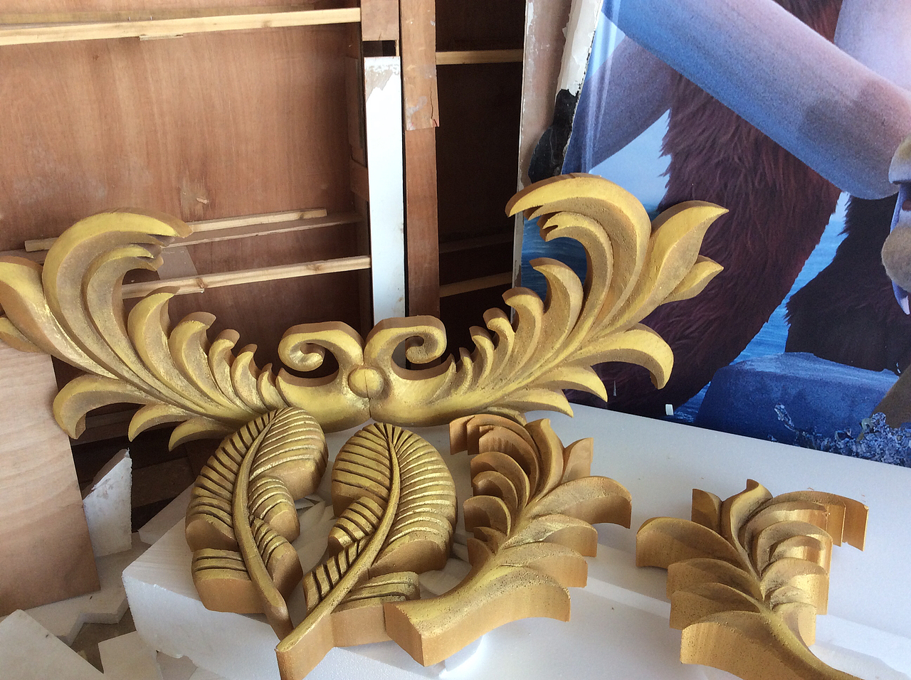 昆明泡沫雕塑 墙体彩绘云南壁画 手绘 装饰画 迷彩