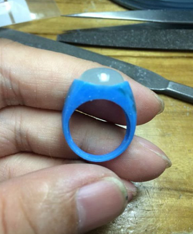 珠宝设计-18K金镶钻翡翠戒指