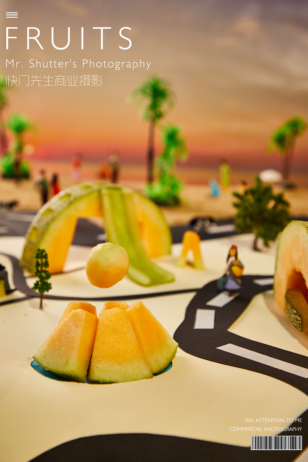 是不是每个孩子都曾幻想过
自己变成了小人国中的一员<br>拥抱“怒发冲冠”的巨型草莓<br>生机勃勃鲜嫩可口的样子<br>好想一口咬下去!