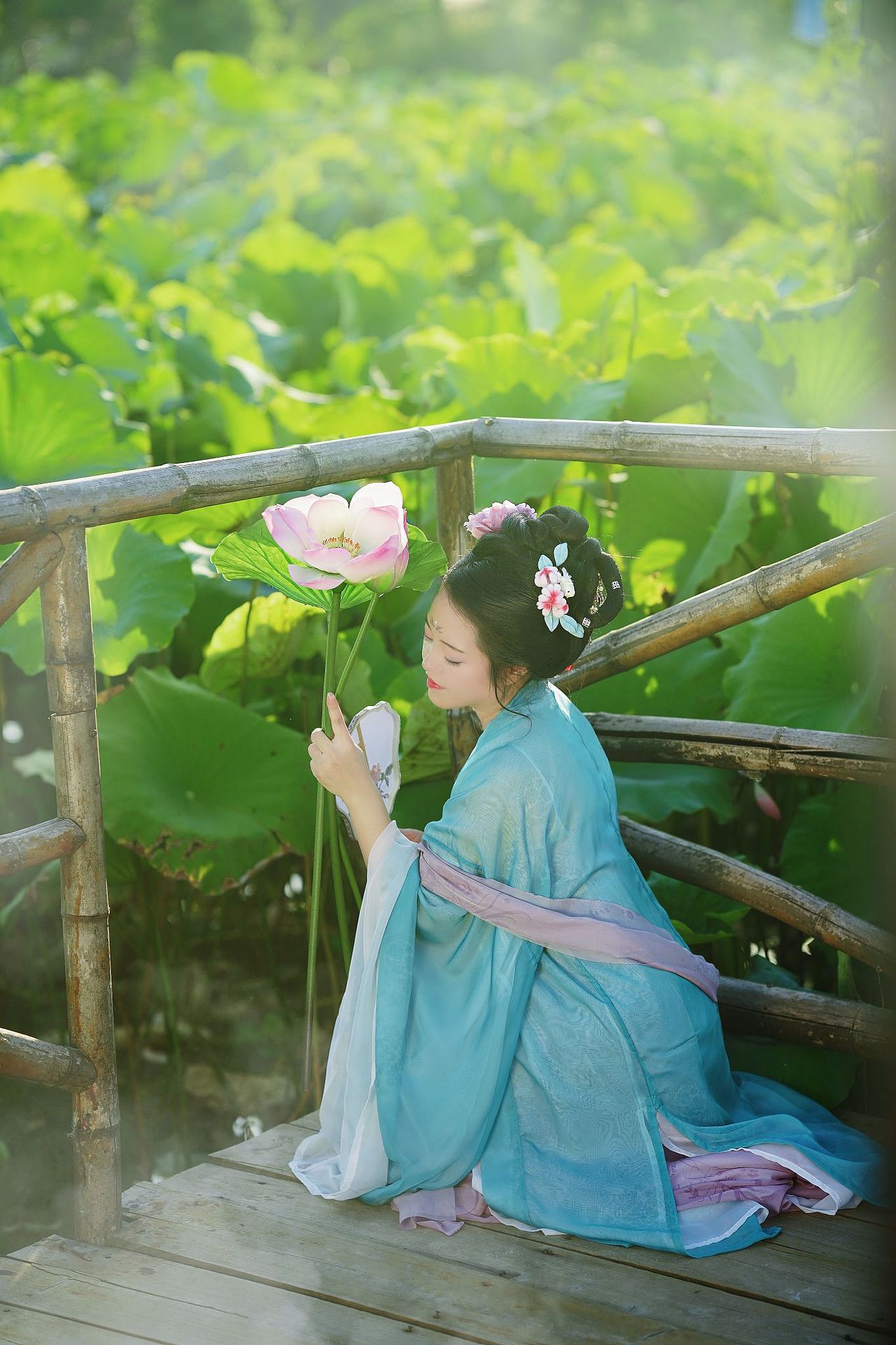夏日荷花汉服写真