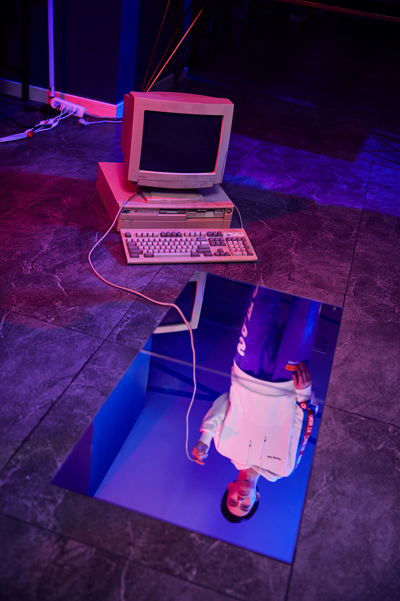 青春电竞馆（图ZMjgyNjcyMTgw） - 人像摄影 - 站酷设计师a小伙砸原创素材 - 站酷ZCOOL