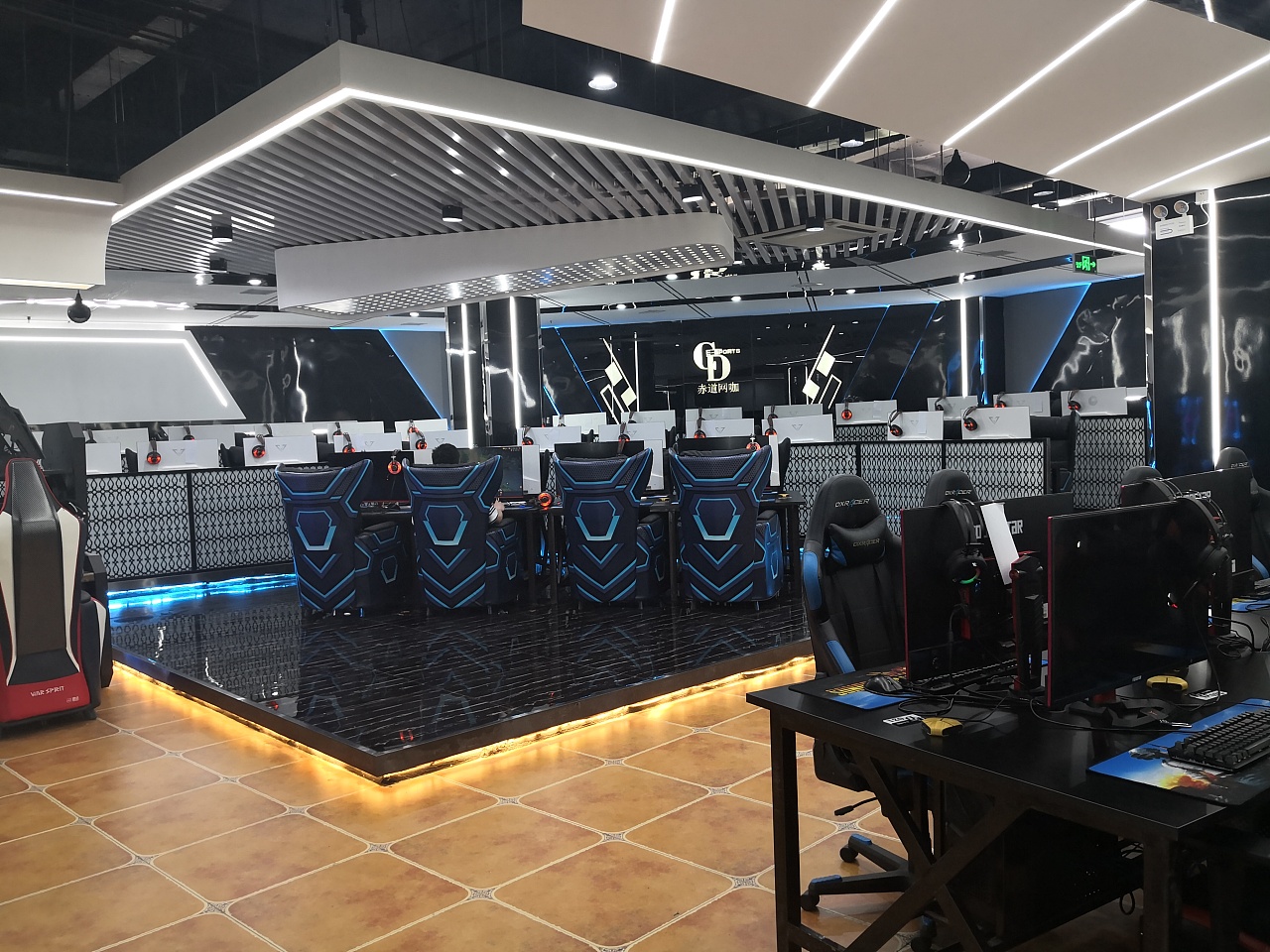 全西安最高端网咖电竞馆设计装修效果实景视频_方鸣