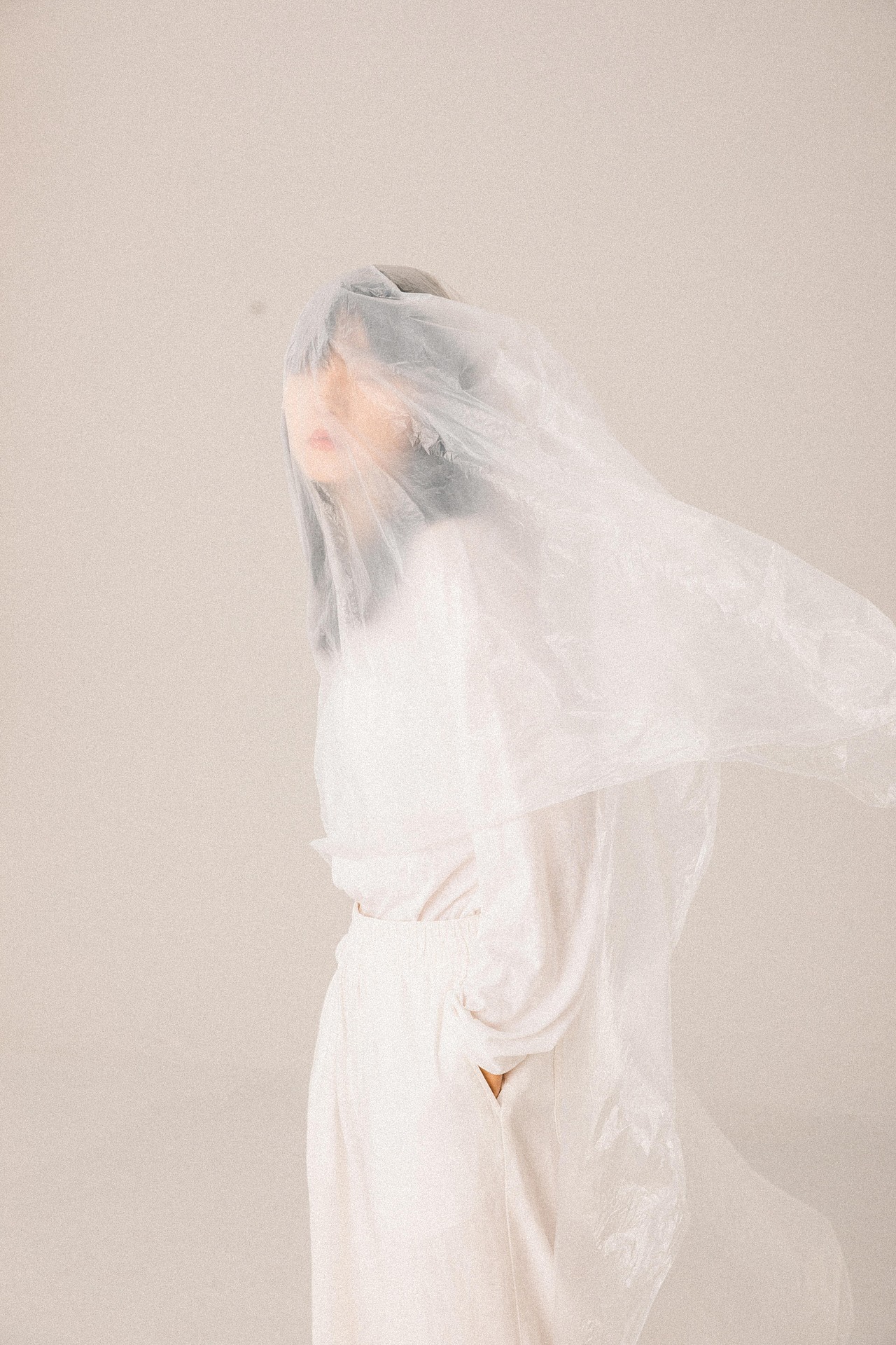 個(gè)人創(chuàng)作｜關(guān)于塑料（圖ZMjI2NTEwODk2） - 人像攝影 - 站酷設(shè)計(jì)師DoubleH視覺原創(chuàng)素材 - 站酷ZCOOL