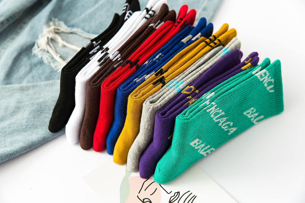 2019春夏女潮袜INS国潮字母袜日系街拍人像女生（图ZMTg4NDM2NDYw） - 人像摄影 - 站酷设计师承影摄计原创素材 - 站酷ZCOOL