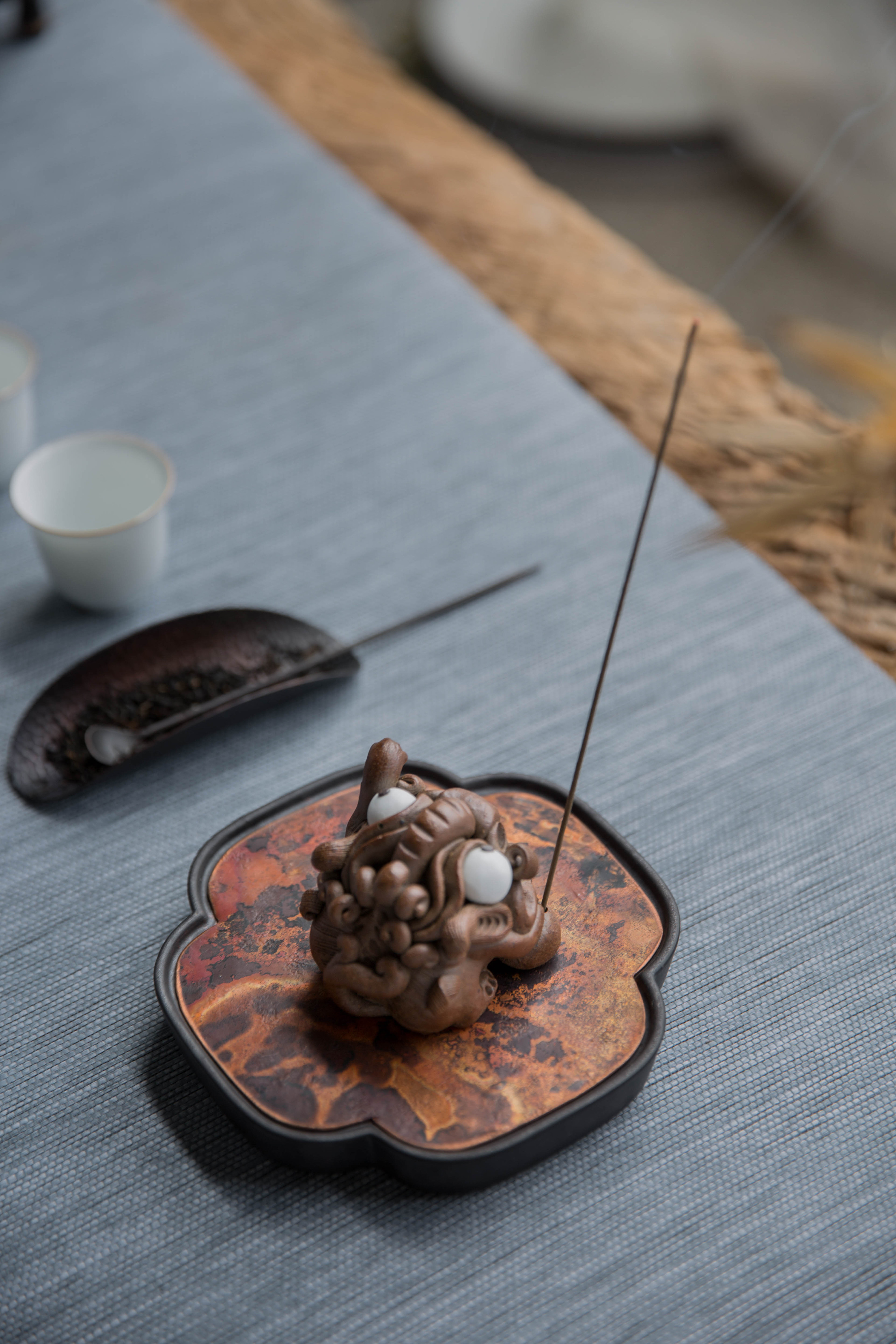 器十二 景德镇手工捏雕 龙九子系列 狴犴 茶宠香插摆件