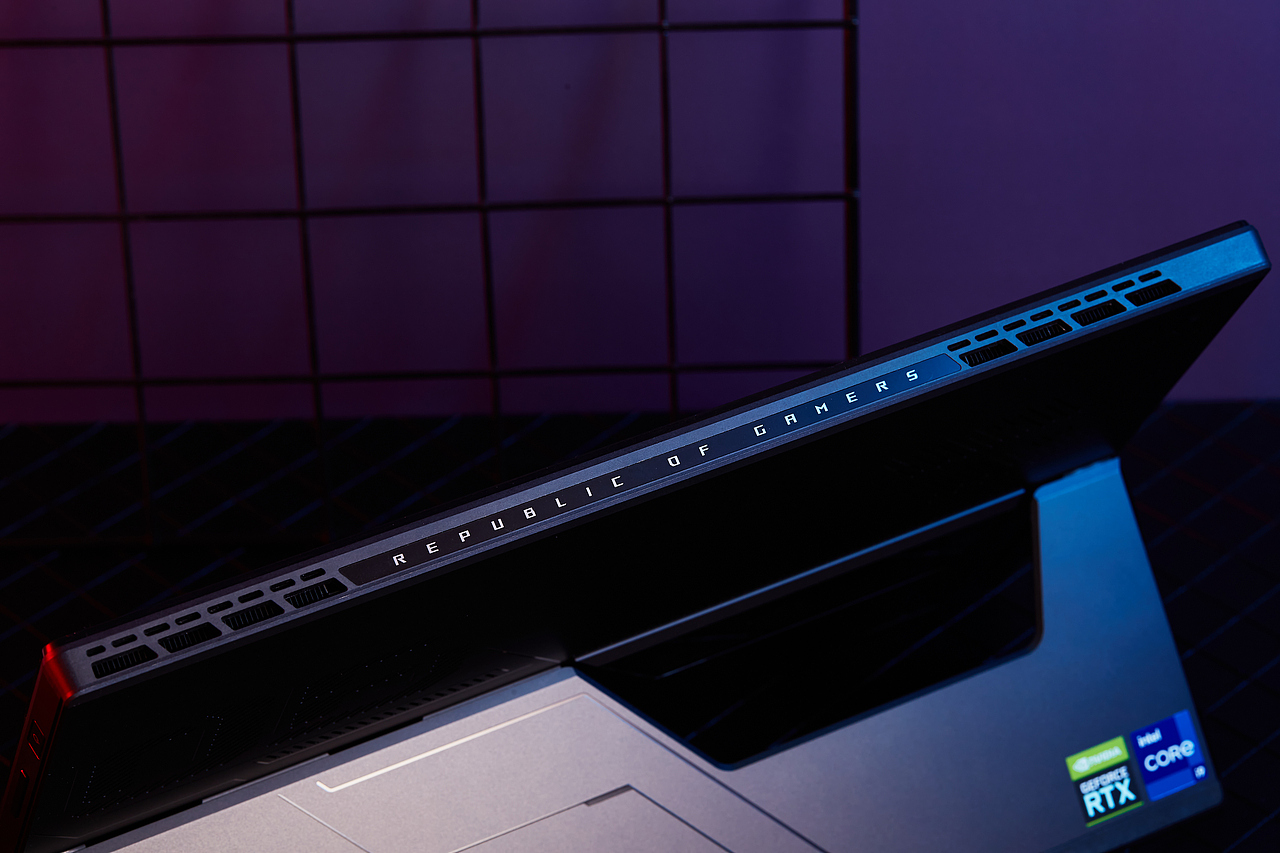 华硕ROG幻X产品图