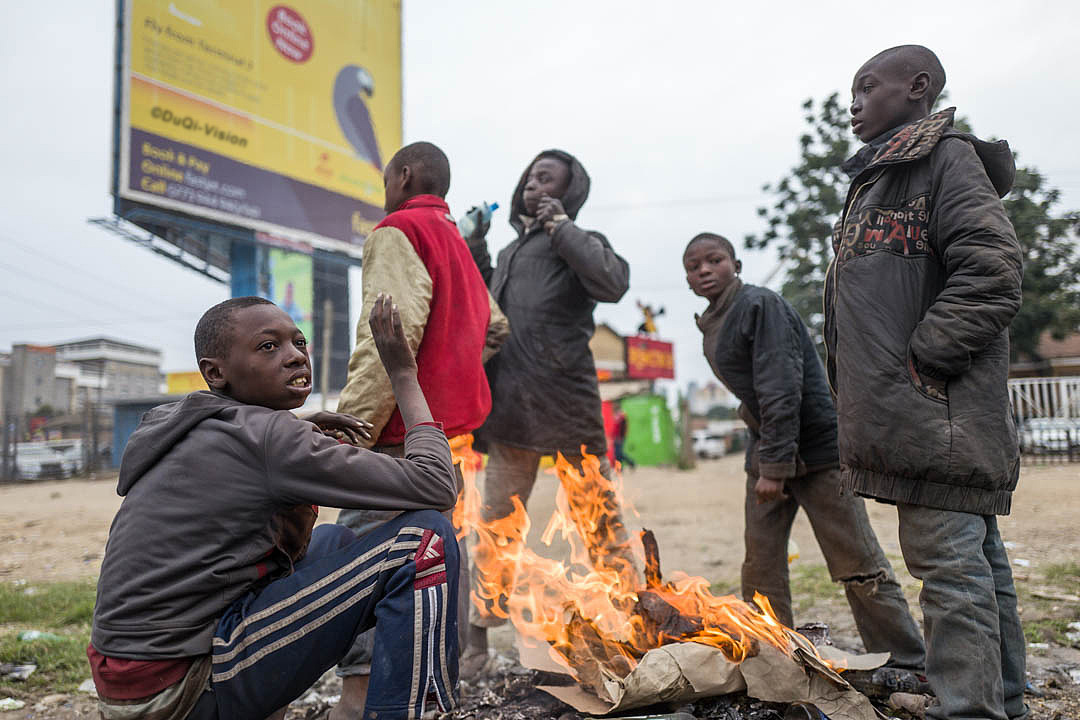 Kenya Glue Kids-肯尼亚贫民窟街头的流浪儿童（图ZNzgxNzMyOTI=） - 人文/纪实摄影 - 站酷设计师杜风彦原创素材 - 站酷ZCOOL