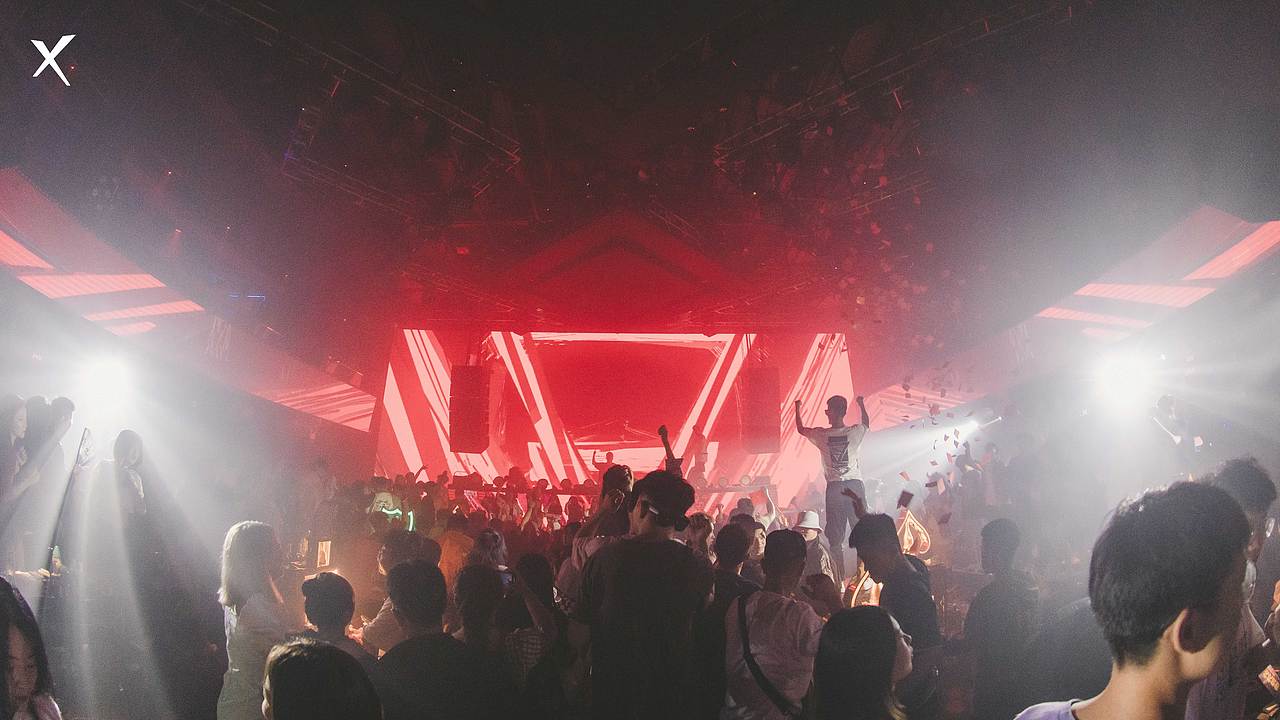 周末派对🎉（图ZMjI0NTMwNDY0） - 人像摄影 - 站酷设计师商业摄影师周Sir原创素材 - 站酷ZCOOL