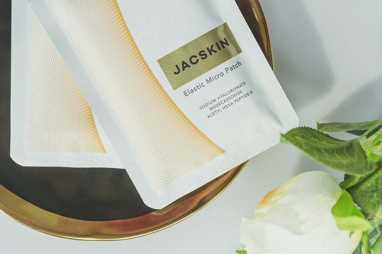 张芳甄选微针眼贴