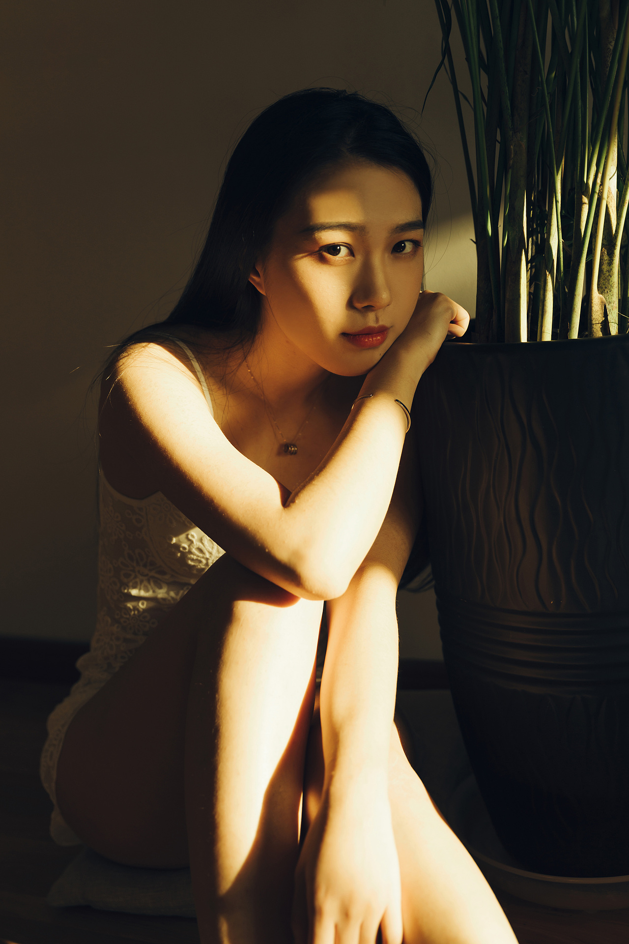 最是那一低头的温柔 像一朵水莲花不胜凉风的娇羞（图ZOTg3NTU5NjA=） - 人像摄影 - 站酷设计师吉诃德在造飞机原创素材 - 站酷ZCOOL