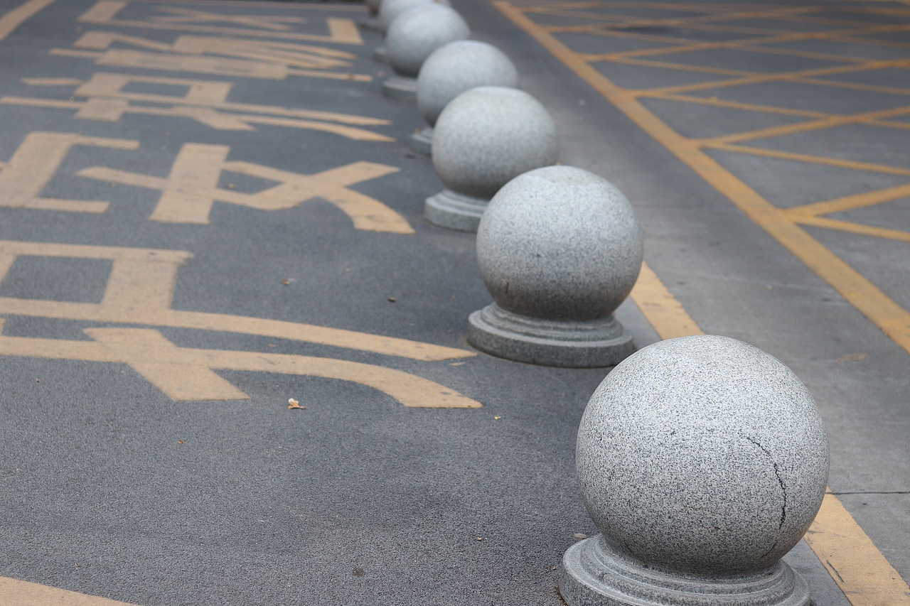 我爱这世间,世间不如你