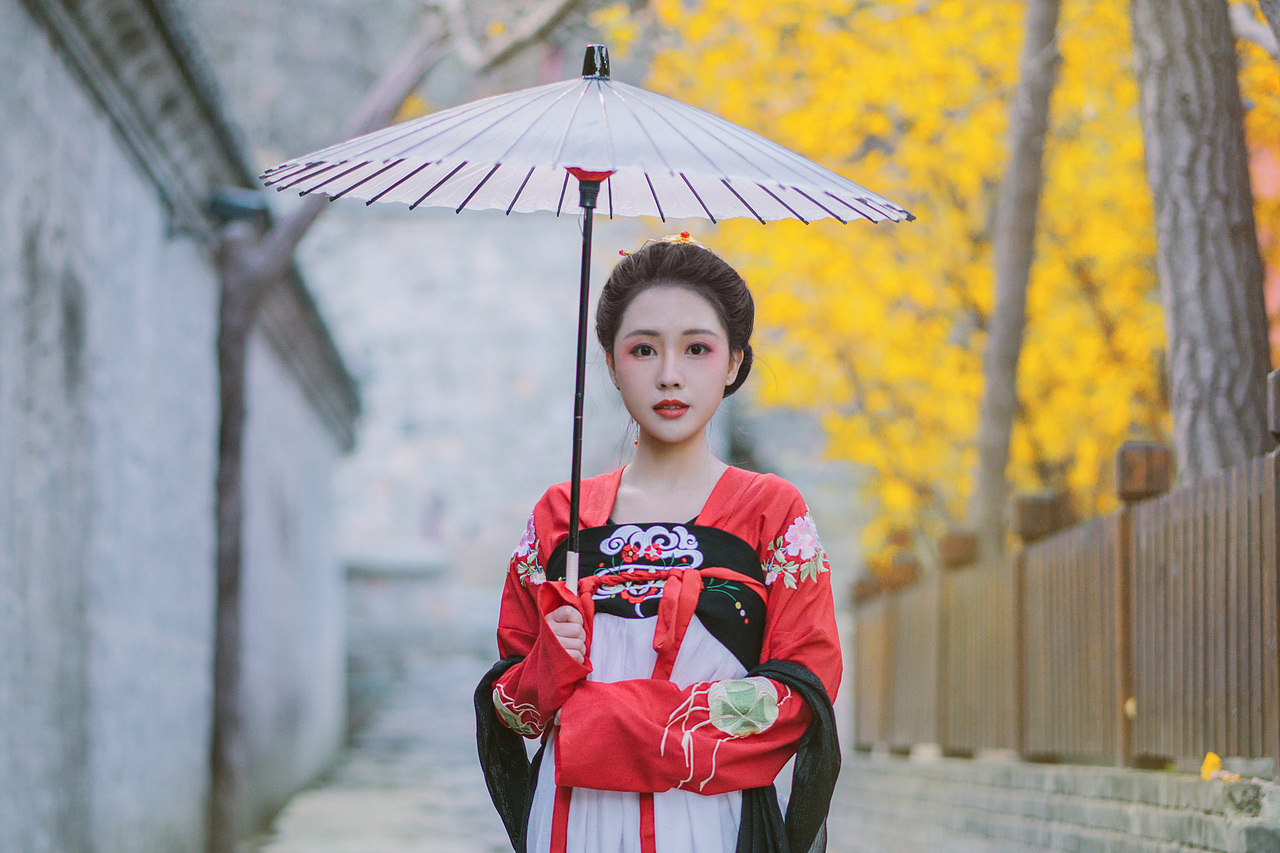汉服·行香子·天与秋光（客片欣赏）（图ZMTI1MTMxMTky） - 人像摄影 - 站酷设计师酒暖努力努力原创素材 - 站酷ZCOOL