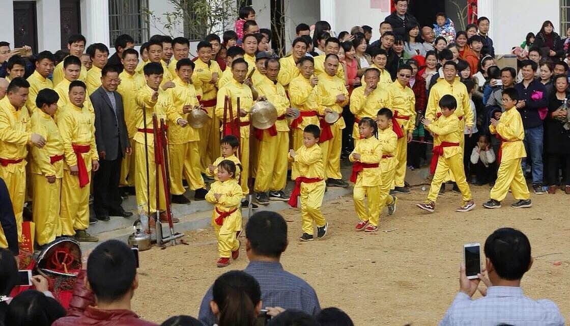 家乡的舞狮人,年味十足